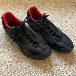 Giro junction MTB, Commuter, or Spin shoes black/red men’s 11